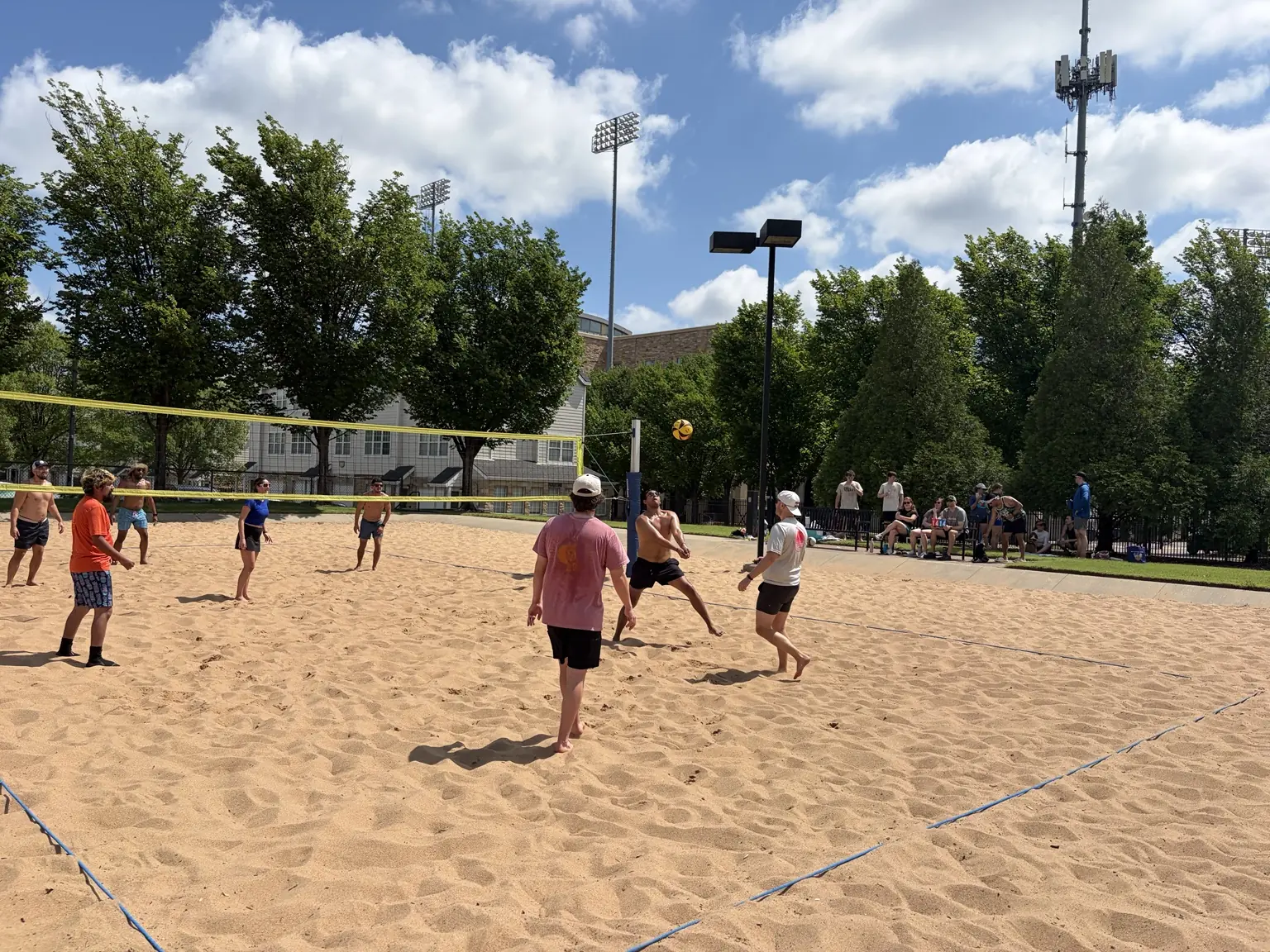 A full Sandline court during a summer pickup rally